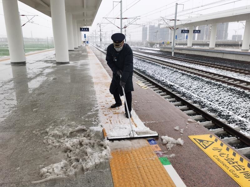 抗疫情，战雨雪，宿迁积极应对保畅通