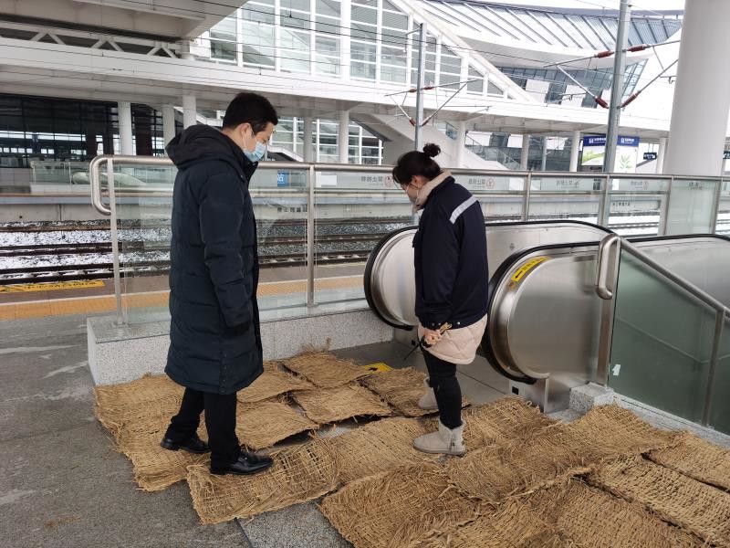 抗疫情，战雨雪，宿迁积极应对保畅通