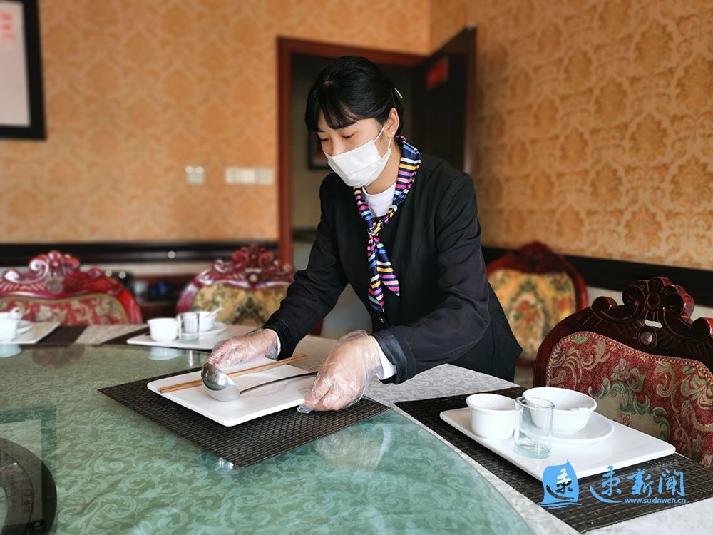 公筷公勺究竟有没有摆上饭店餐桌?食客们用得顺不顺手?