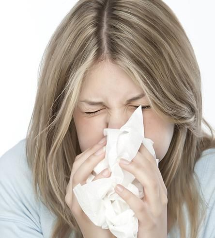 慢性鼻炎:长期鼻塞,流涕,可伴有睡眠障碍,溢泪,鼻后滴漏等症状 .