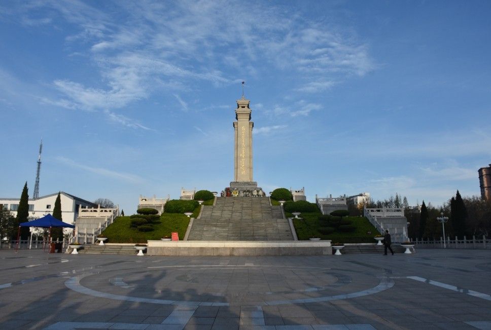 马陵山革命烈士纪念塔图片