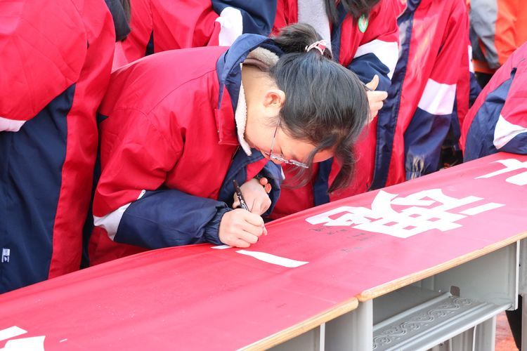 铭记历史 珍爱和平|泗洪县梅花中学开展国家公祭日主题教育活动