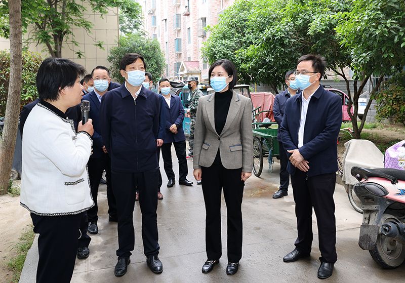 县领导耿晓云,张继银,尤洪法,蔡同金参加会议.